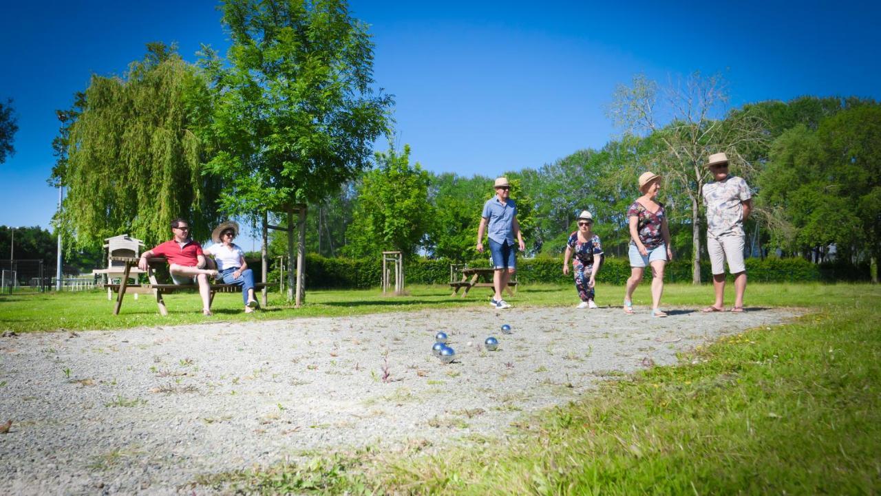Camping Des Loisirs Evron Ξενοδοχείο Εξωτερικό φωτογραφία