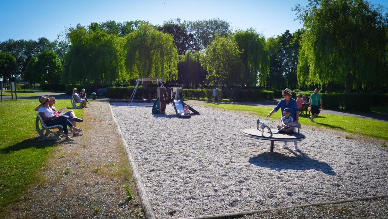 Camping Des Loisirs Evron Ξενοδοχείο Εξωτερικό φωτογραφία